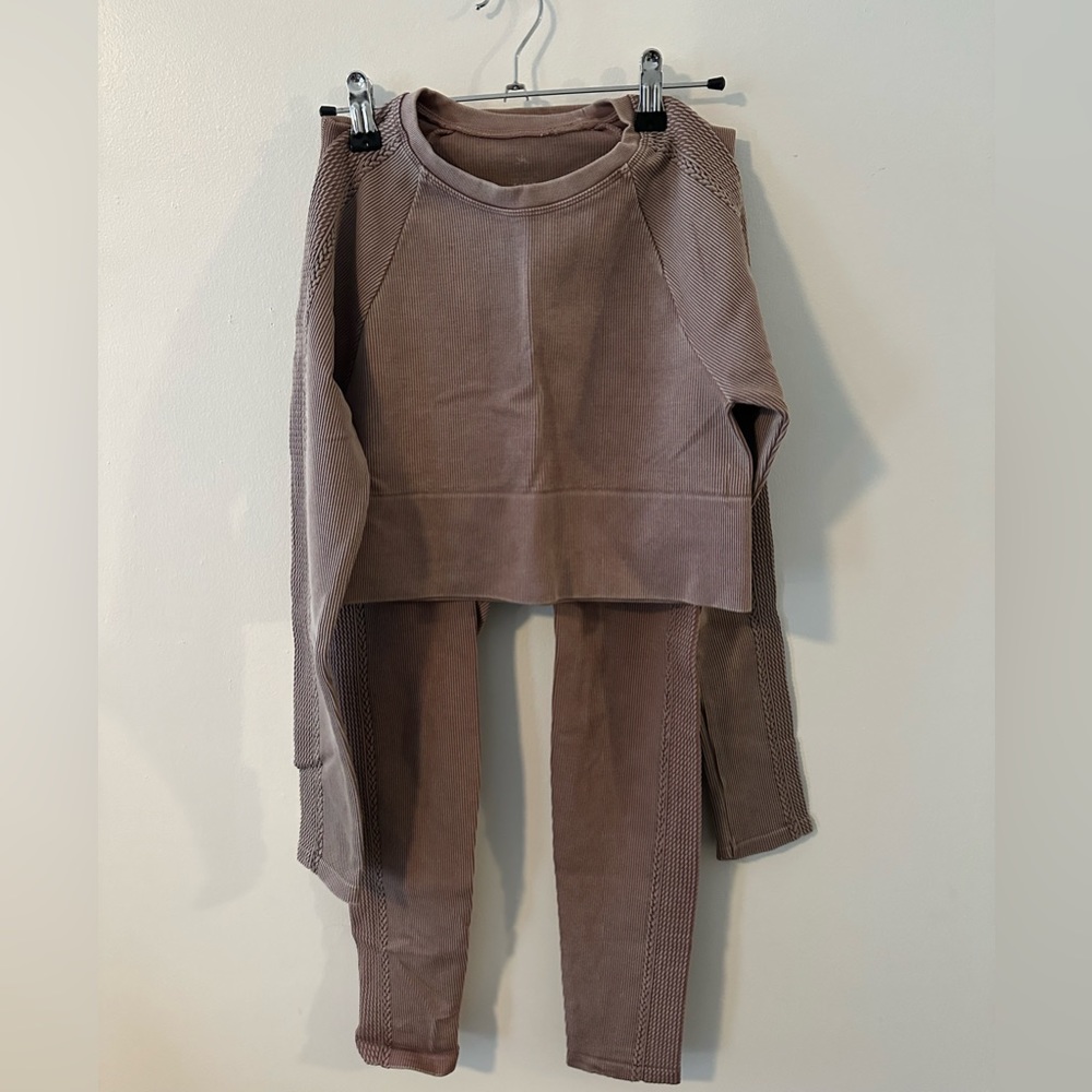 Long sleeved Aerie workout set
